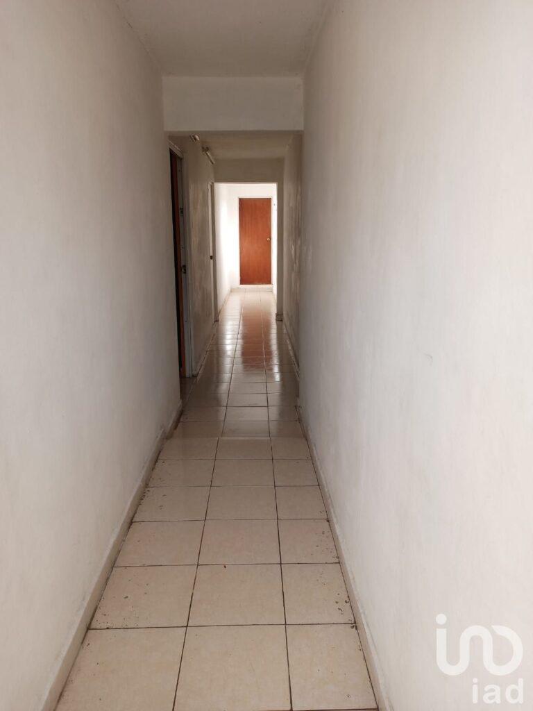 ¡Venta de excelente local con departamentos, uso de suelo mixto, bien ubicado en Bojórquez, Merida!