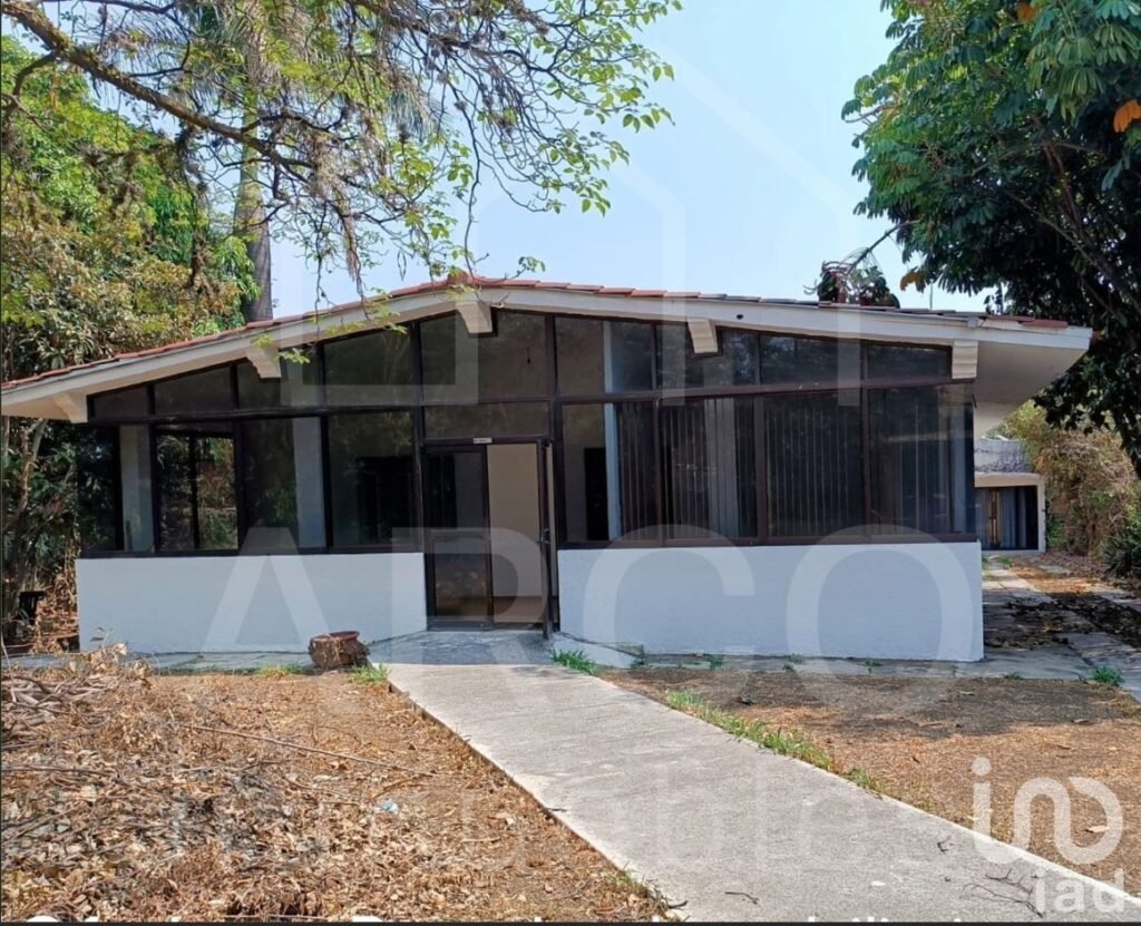 Terreno en VENTA en zona privilegiada de la col. Reforma en Cuernavaca.