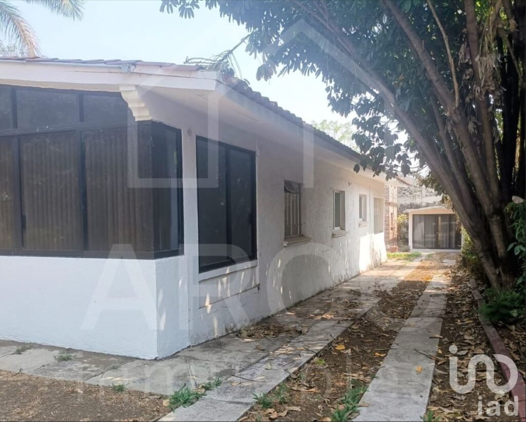 Terreno en VENTA en zona privilegiada de la col. Reforma en Cuernavaca.