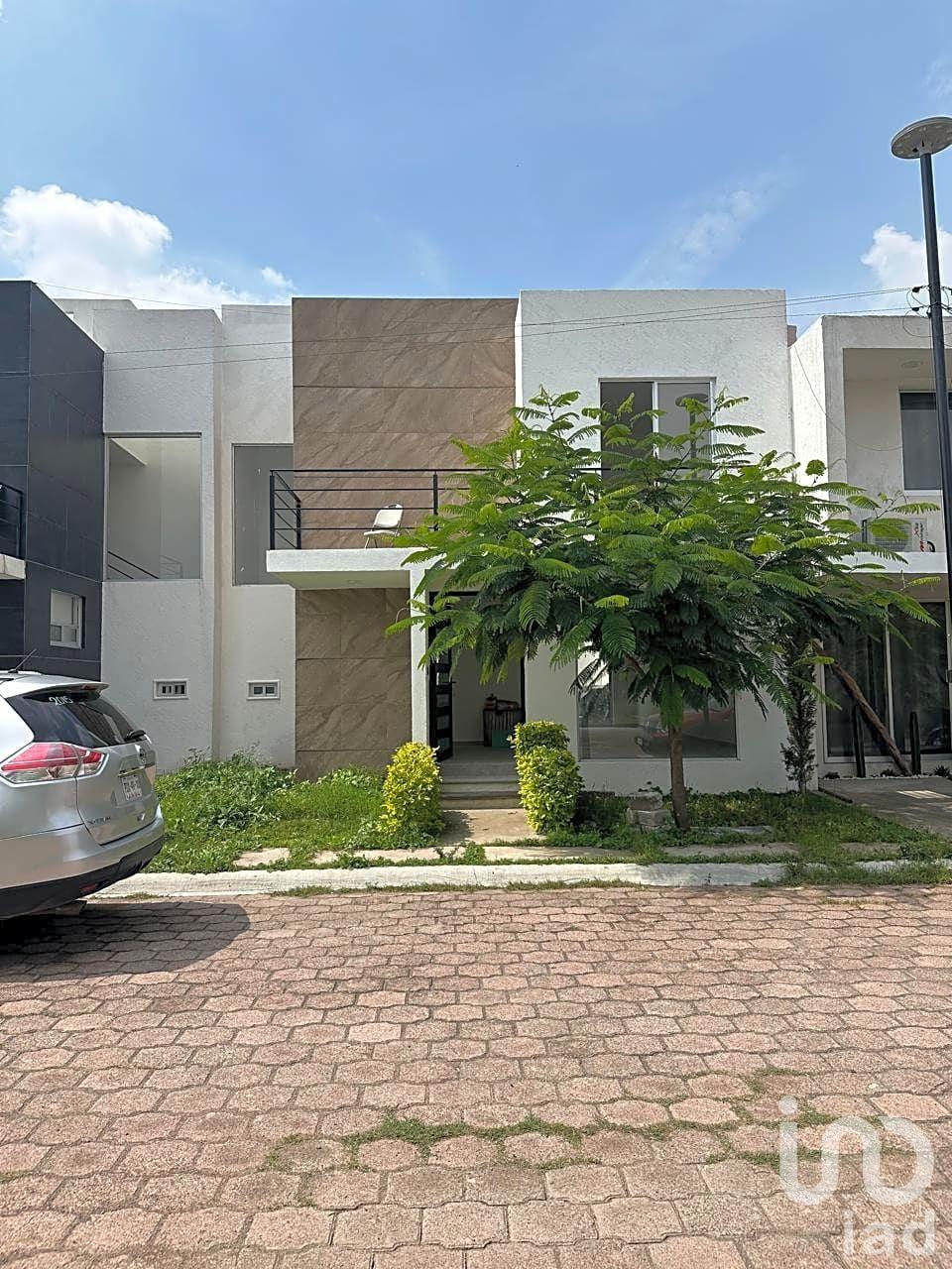 Casa en Venta en Fraccionamiento Privado a 7 minutos del Centro de San Juan del Río,  Qro