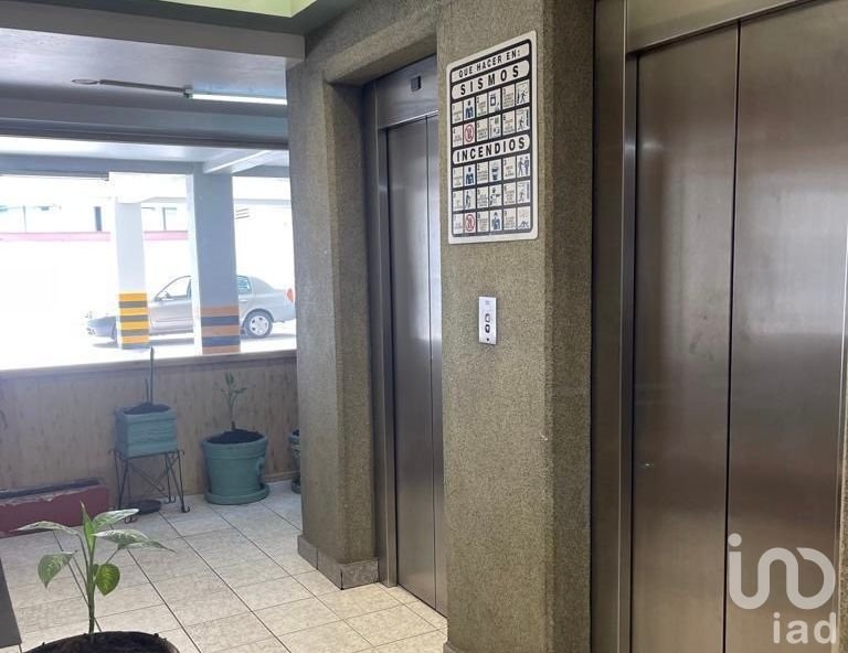 Oficina en renta Santa Cruz Atoyac (medio piso 150 mt2