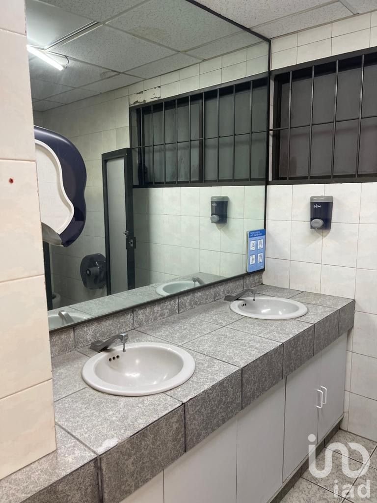 Oficina en renta Santa Cruz Atoyac (medio piso 150 mt2