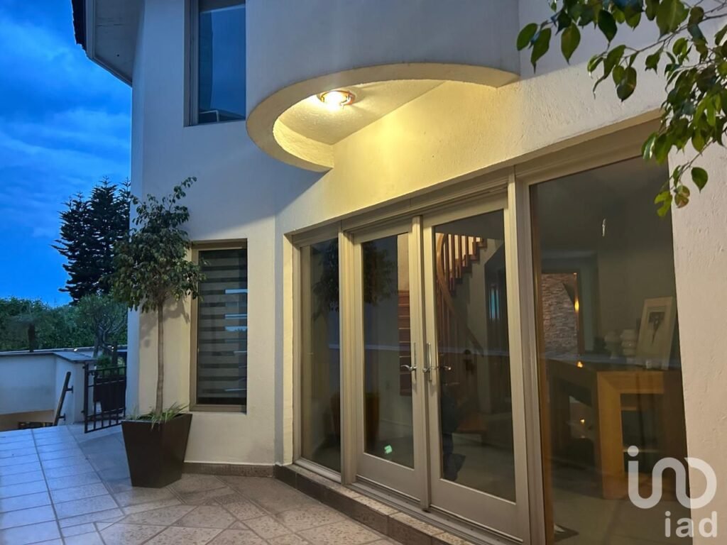 Vendo Casa en el Condominio ¨Las Tejas, en Prolongación Bosques de Reforma, con 3 recámas.