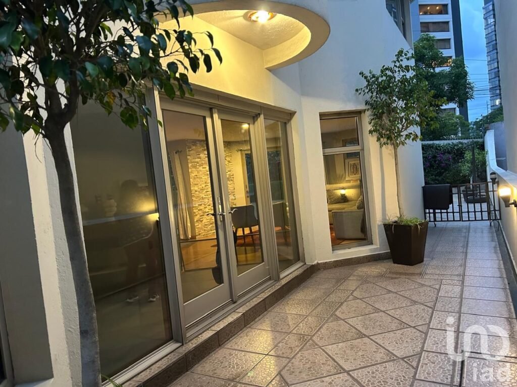 Vendo Casa en el Condominio ¨Las Tejas, en Prolongación Bosques de Reforma, con 3 recámas.