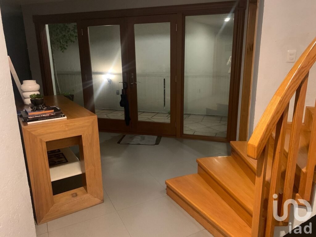 Vendo Casa en el Condominio ¨Las Tejas, en Prolongación Bosques de Reforma, con 3 recámas.