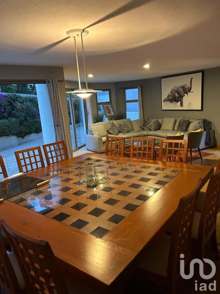 Vendo Casa en el Condominio ¨Las Tejas, en Prolongación Bosques de Reforma, con 3 recámas.