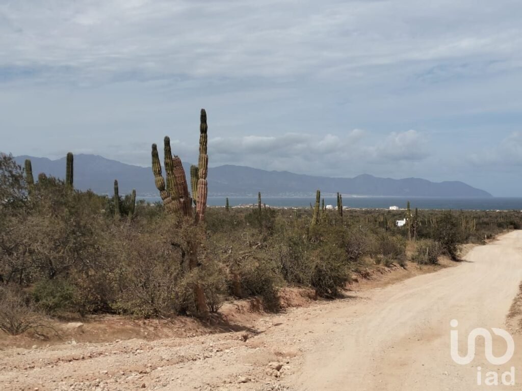 TERRENO VISTA AL MAR EN TURQUESA