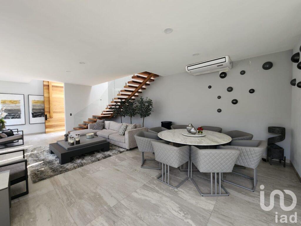 Venta de Casa en Zona Dorada, Cuernavaca, Morelos.