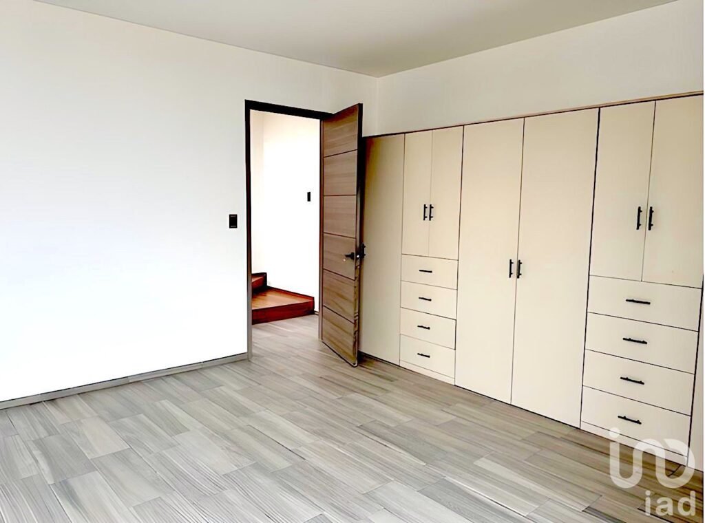 Casa en venta en Colonia Agricola Lazaro Cardenas, Metepec, Estado de México.