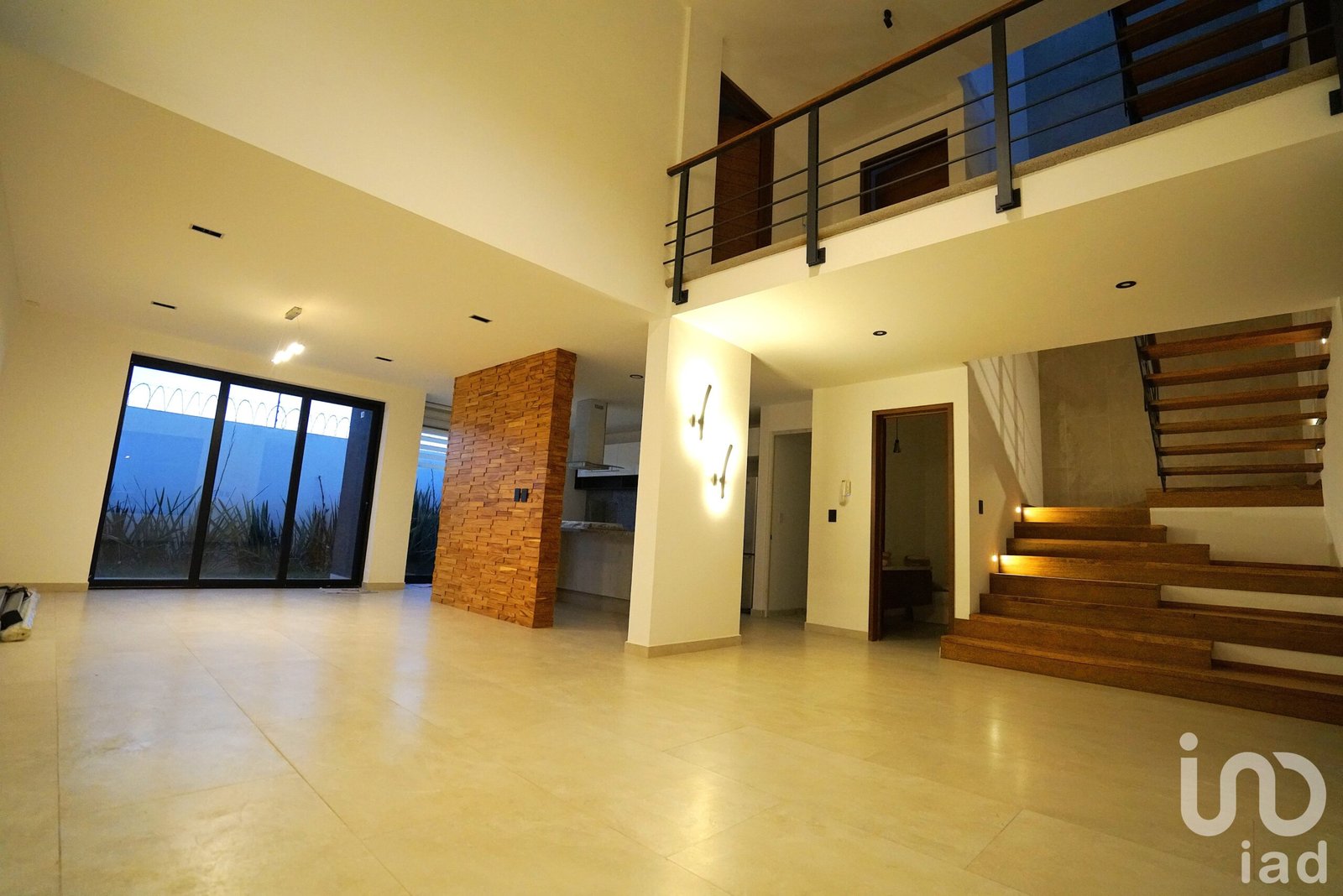 CASA CON HABITACIÓN EN PLANTA BAJA Y ROOF GARDEN, ZONA ZAVALETA PUEBLA