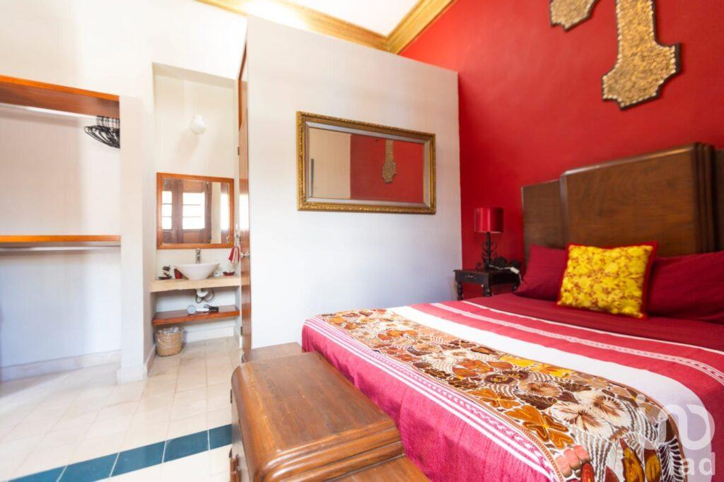 CASA EN VENTA REMODELADA EN EL CENTRO DE MERIDA YUCATAN