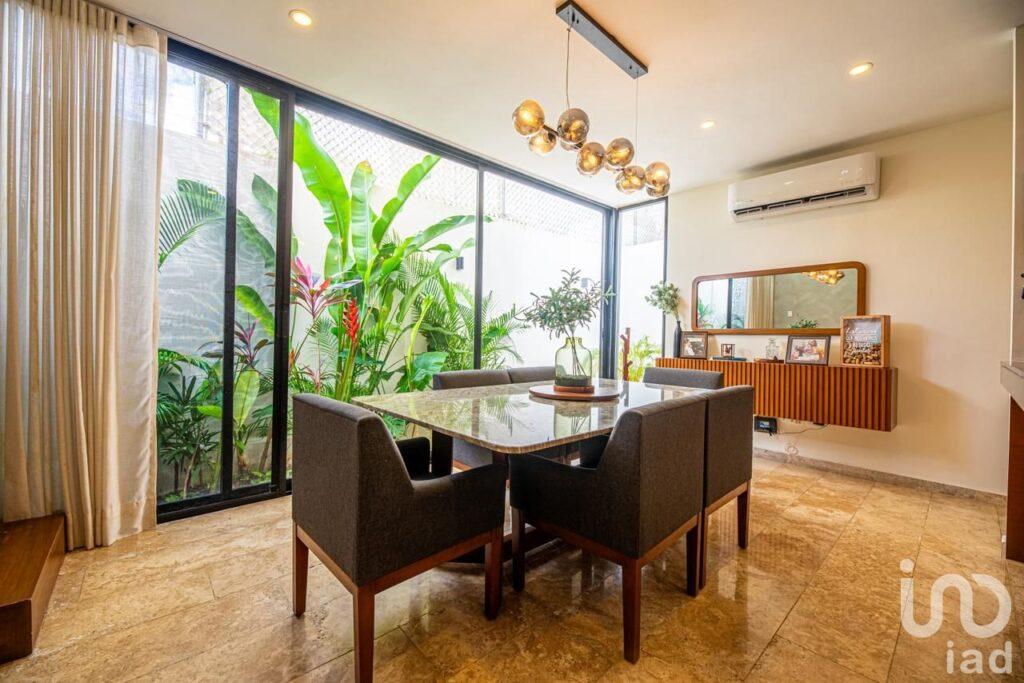 VENTA TOWN HOUSE PRIVADA ALTA TEYRA, MONTEBELLO, MERIDA, YUCATAN.