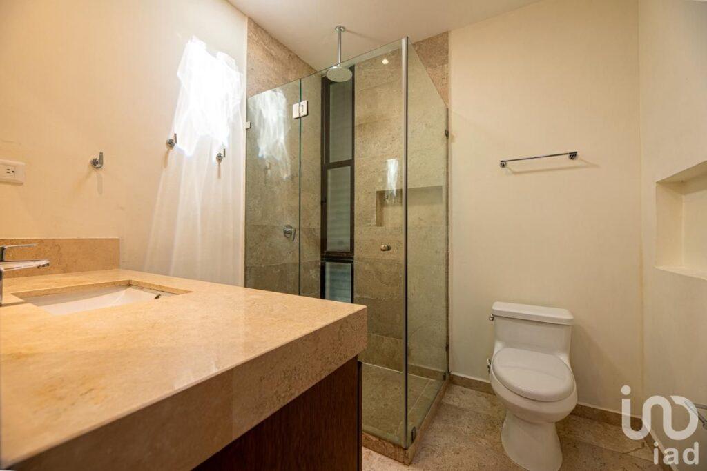 VENTA TOWN HOUSE PRIVADA ALTA TEYRA, MONTEBELLO, MERIDA, YUCATAN.