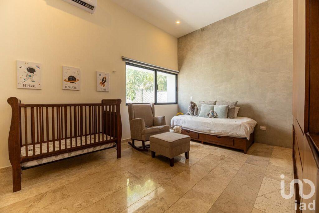 VENTA TOWN HOUSE PRIVADA ALTA TEYRA, MONTEBELLO, MERIDA, YUCATAN.