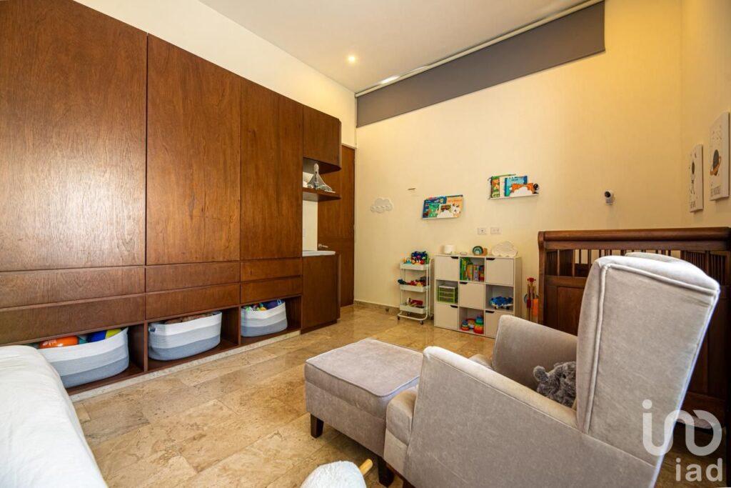 VENTA TOWN HOUSE PRIVADA ALTA TEYRA, MONTEBELLO, MERIDA, YUCATAN.