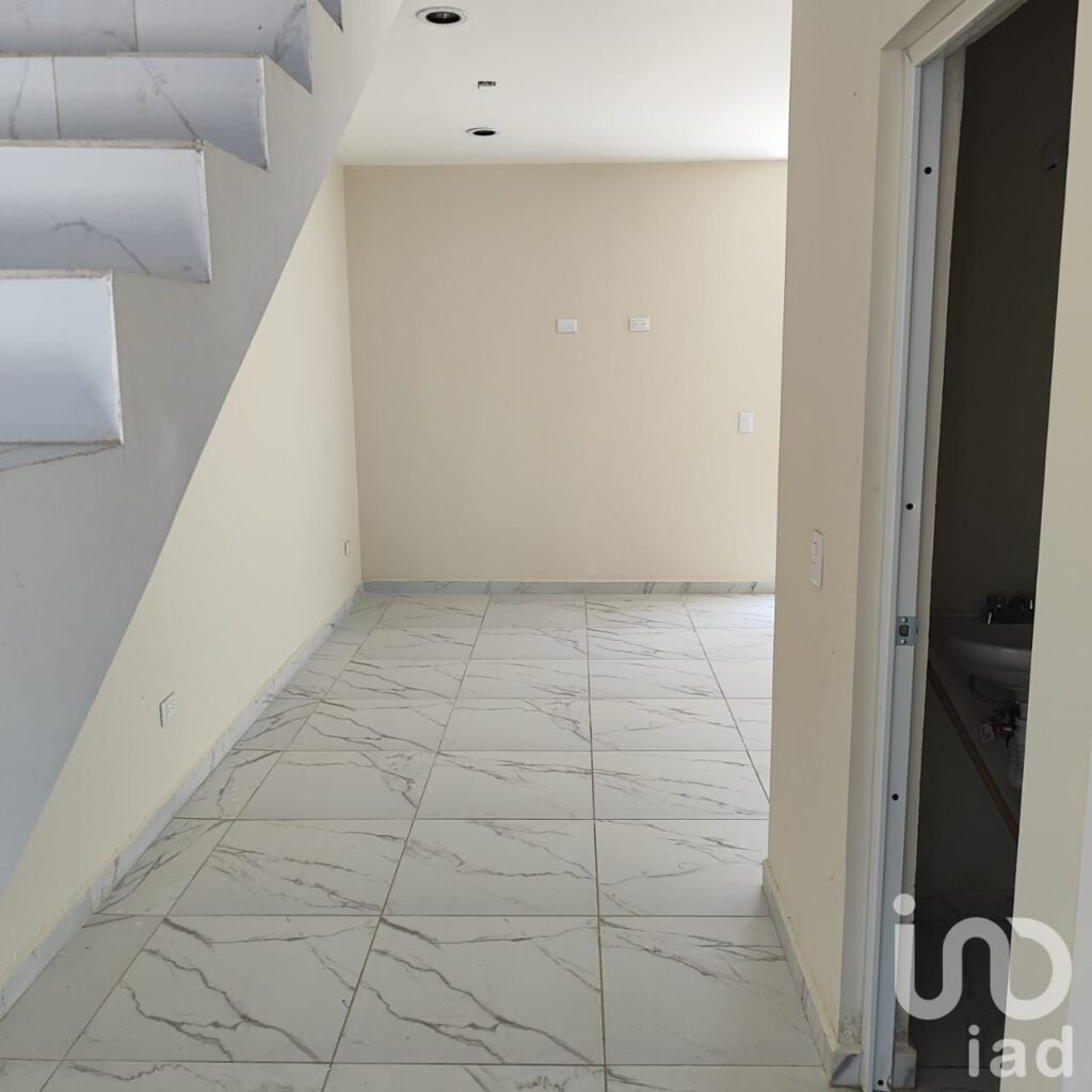 CASA EN VENTA CON RECÁMARA EN PB EN COLONIA SANTA ROSA MAZATLÁN