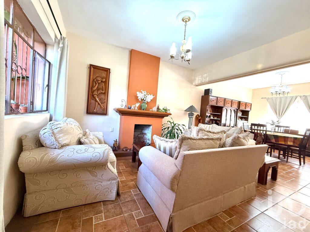 Casa en Venta cerca de Av. Ávila Camacho, Xalapa Veracruz, Uso de suelo Mixto