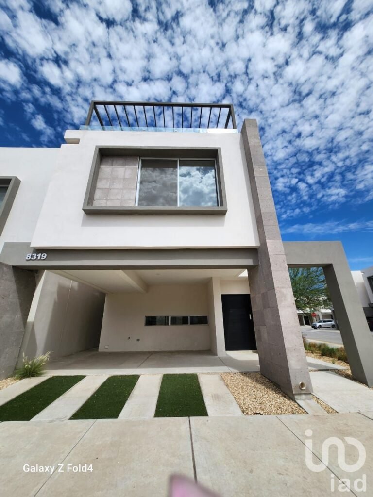 CASA DE 3 NIVELES EN VENTA ZONA CAMPOS ELISEOS