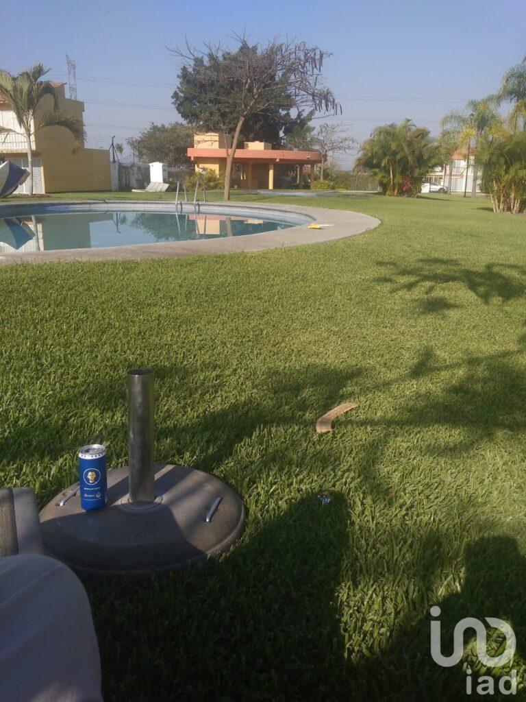 Venta de Casa en Condominio con alberca en Hacienda del Bosque Cocoyoc