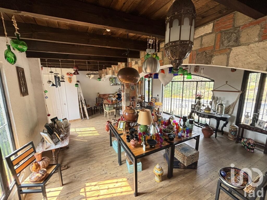 Se renta Plaza comercial equipada  en Malinalco