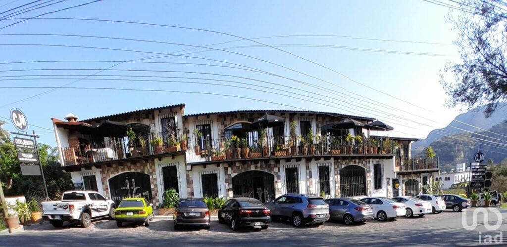 Se vende Plaza comercial en Malinalco