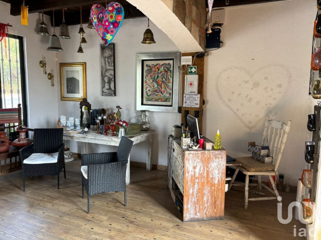 Se vende Plaza comercial en Malinalco
