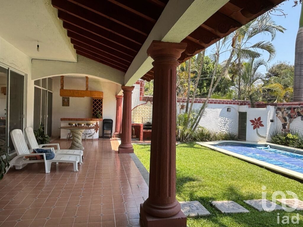 Venta Casa en Condominio con Alberca propia