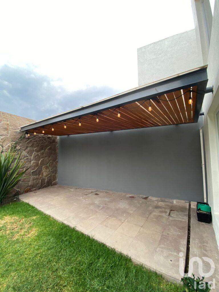 VENTA DE CASA EN FRACCIONAMIENTO SIERRA AZUL ZONA PONIENTE EN LA CIUDAD DE SAN LUIS POTOSI