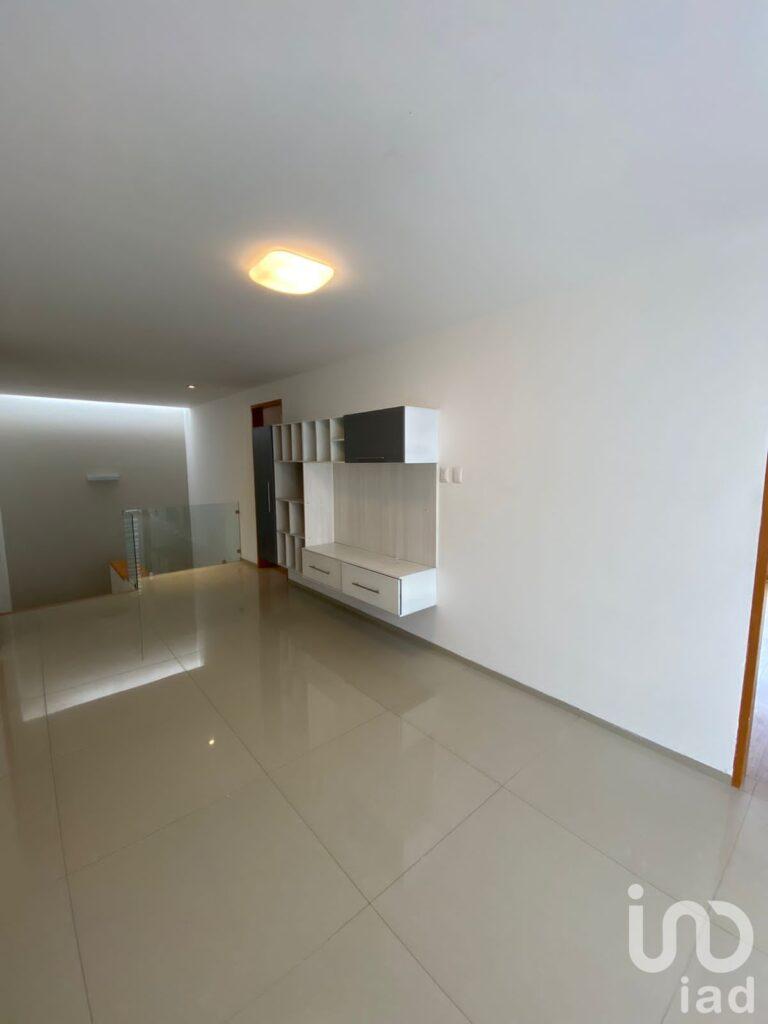 VENTA DE CASA EN FRACCIONAMIENTO SIERRA AZUL ZONA PONIENTE EN LA CIUDAD DE SAN LUIS POTOSI