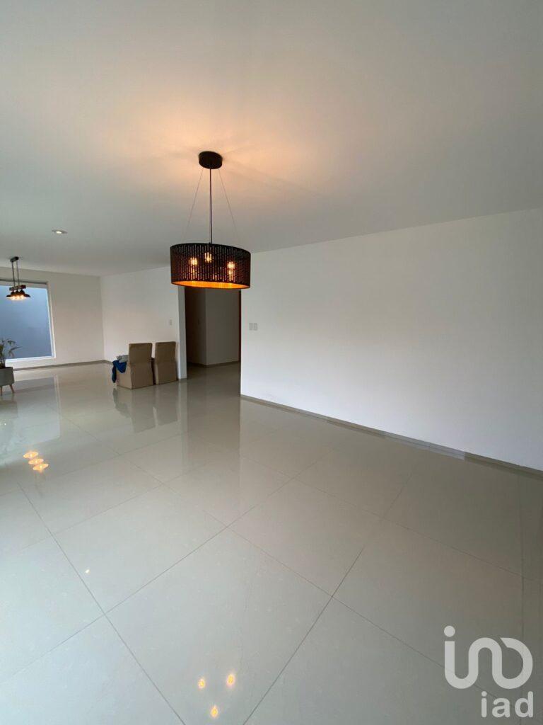 VENTA DE CASA EN FRACCIONAMIENTO SIERRA AZUL ZONA PONIENTE EN LA CIUDAD DE SAN LUIS POTOSI