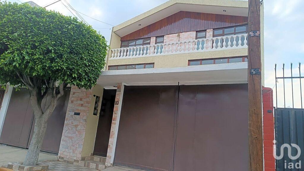 VENTA - CASA EN TLALPAN, COL. VILLA LÁZARO CARDENAS  CERCA DE LA PLAZA PASEO ACOXPA, CDMX.