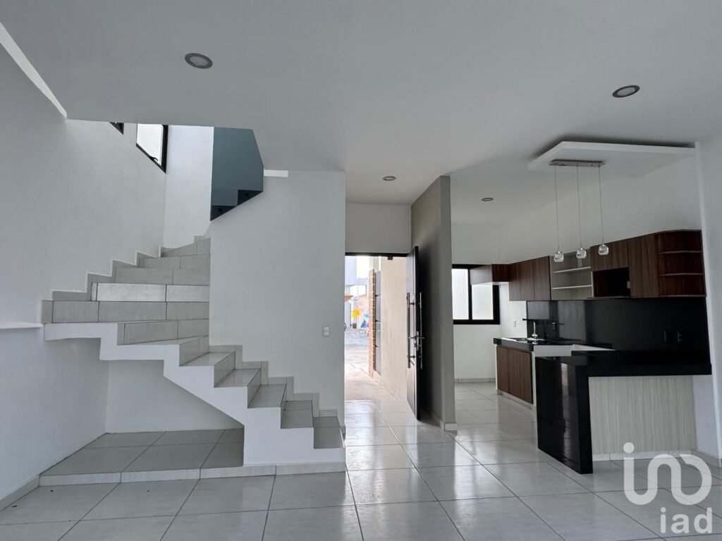 Casa sísimicamente resistente y asilante acústico en Venta, en Punto Rioja Colima, Colima.