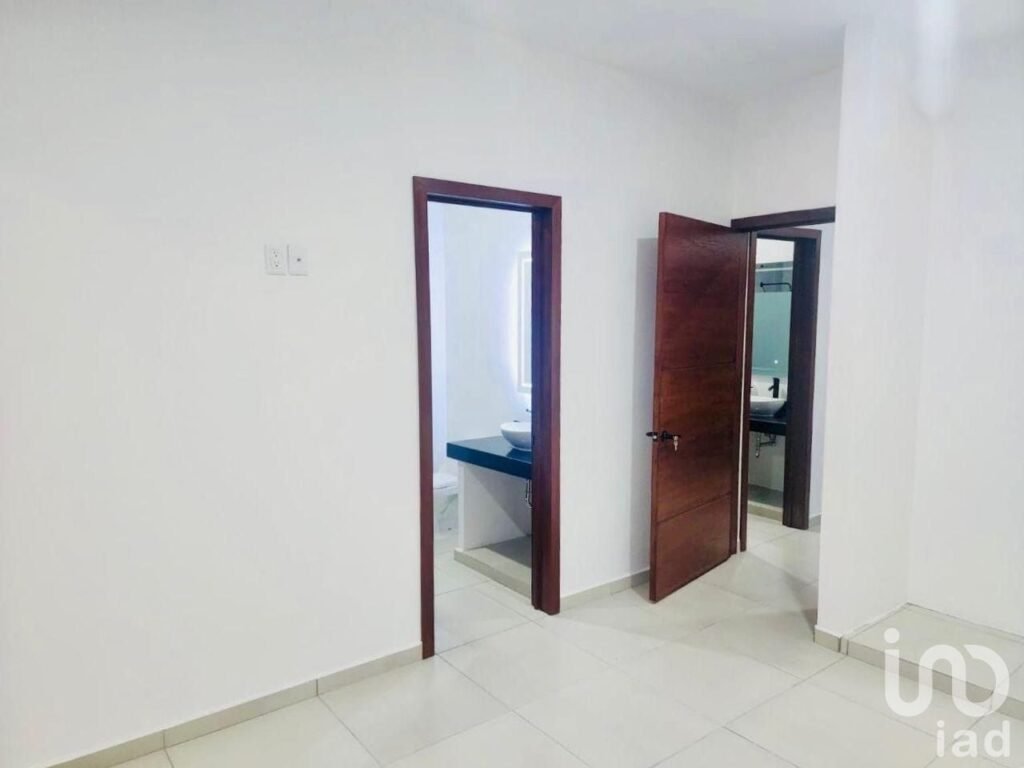 Casa sísimicamente resistente y asilante acústico en Venta, en Punto Rioja Colima, Colima.