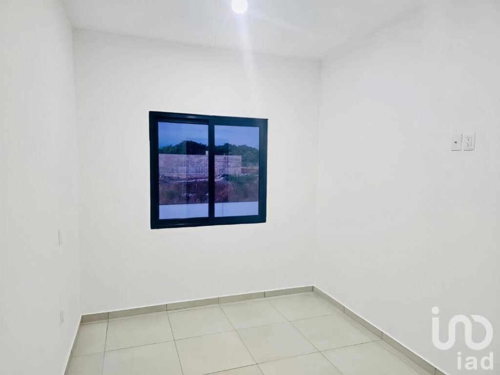 Casa sísimicamente resistente y asilante acústico en Venta, en Punto Rioja Colima, Colima.