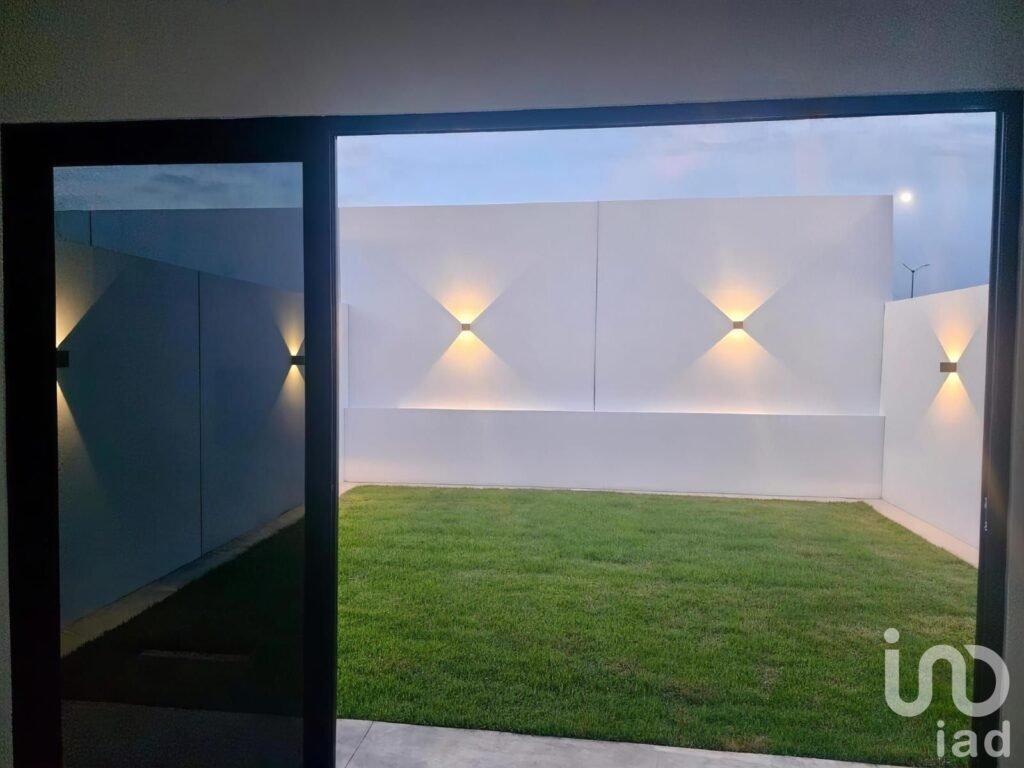 Casa sísimicamente resistente y asilante acústico en Venta, en Punto Rioja Colima, Colima.