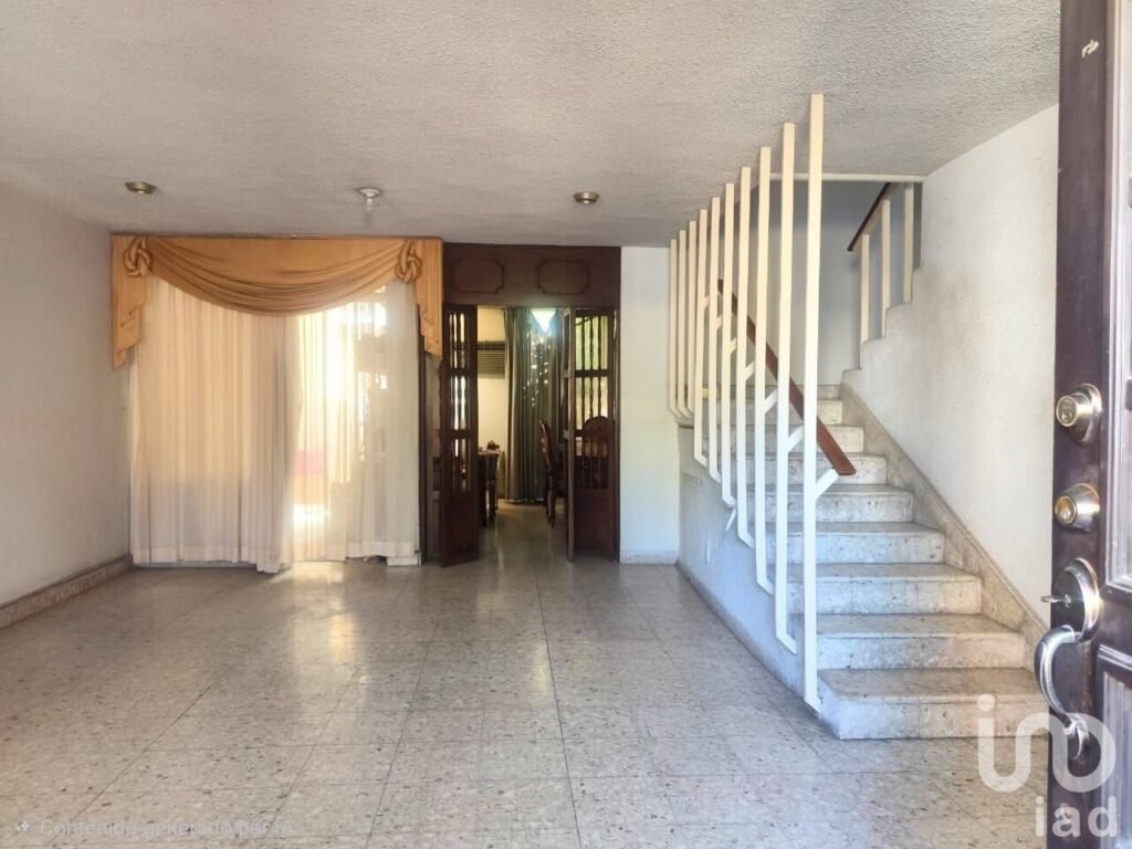 ¡Magnífica Oportunidad de Inversión! Adquiriendo esta Excelente Casa en Col. El Roble en Sán Nicolás