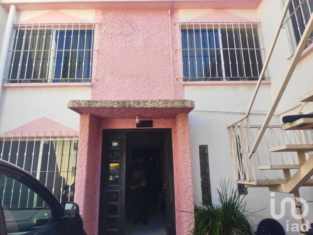 ¡Magnífica Oportunidad de Inversión! Adquiriendo esta Excelente Casa en Col. El Roble en Sán Nicolás