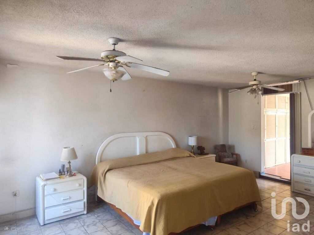 ¡Magnífica Oportunidad de Inversión! Adquiriendo esta Excelente Casa en Col. El Roble en Sán Nicolás