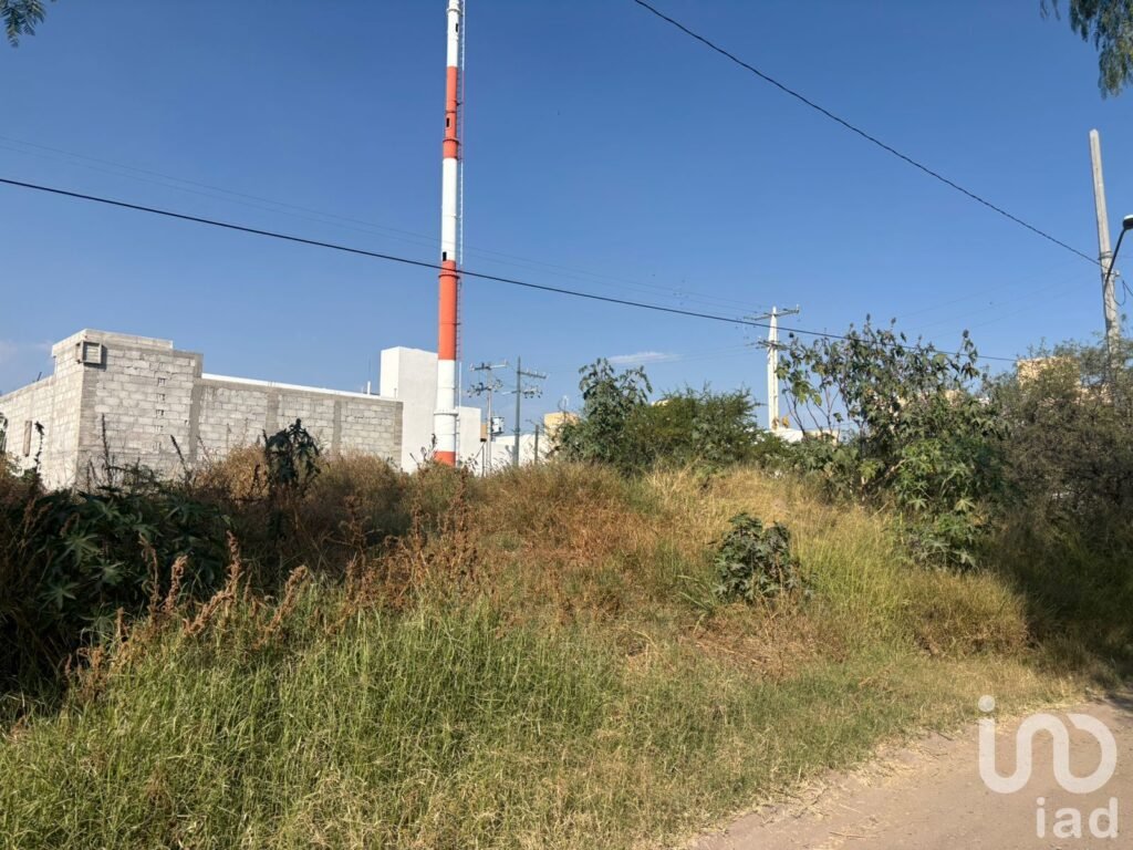 TERRENO EN VENTA EN CORREGIDORA, QUERETARO, ATRAS DEL FRACC. PUERTA REAL.