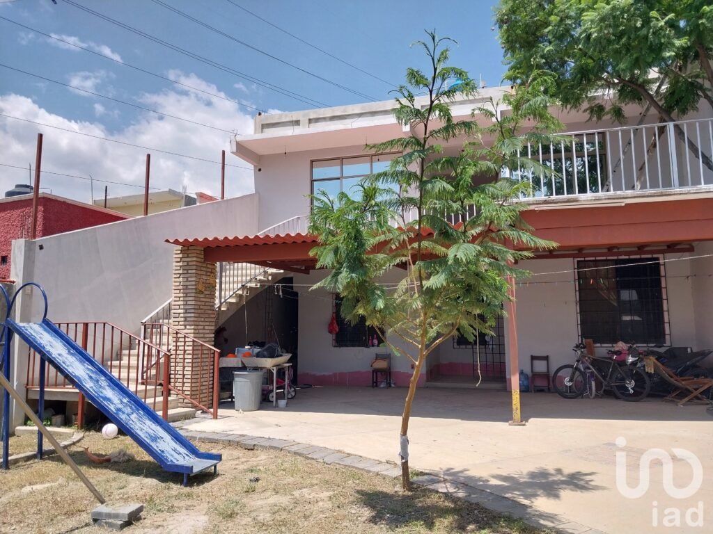 CASA CON DEPARTAMENTO EN VENTA EN EL ROSARIO, OAXACA, CERCA DE LA URSE Y AURRERA