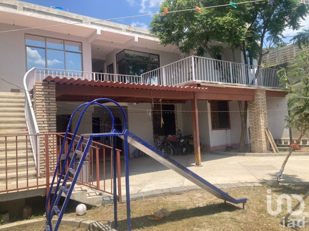CASA CON DEPARTAMENTO EN VENTA EN EL ROSARIO, OAXACA, CERCA DE LA URSE Y AURRERA