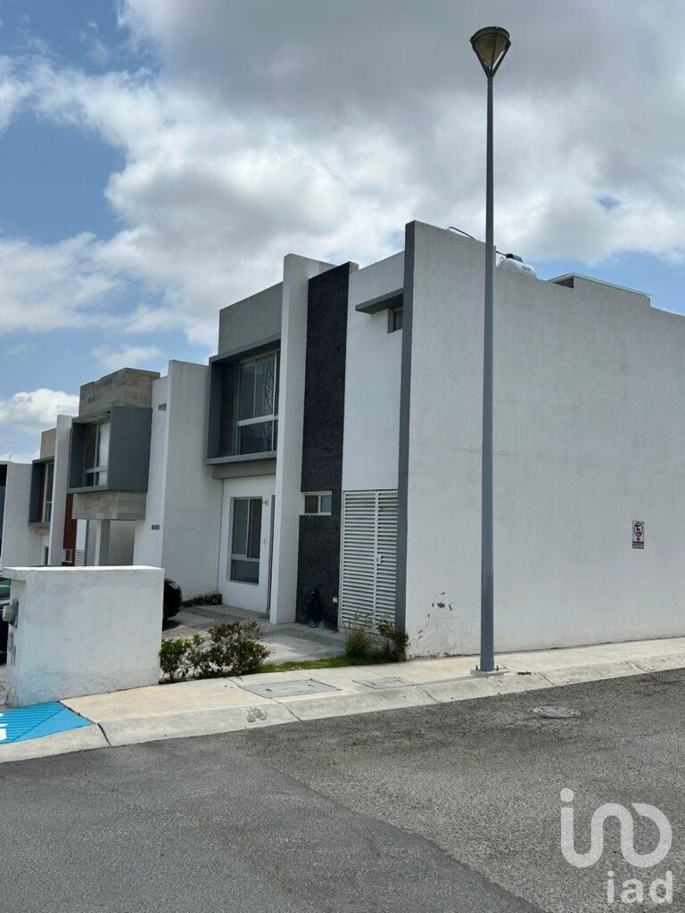 Casa en Venta Querétaro Zíbatá Clúster "Natura ll"