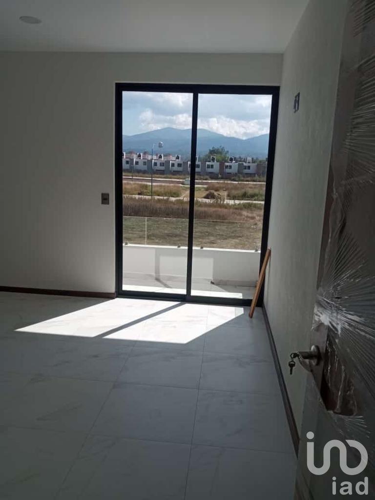 SE VENDE CASA EN LAS MARIANAS ATRAS DE VERGEL POR POLICIA Y TRANSITO MORELIA