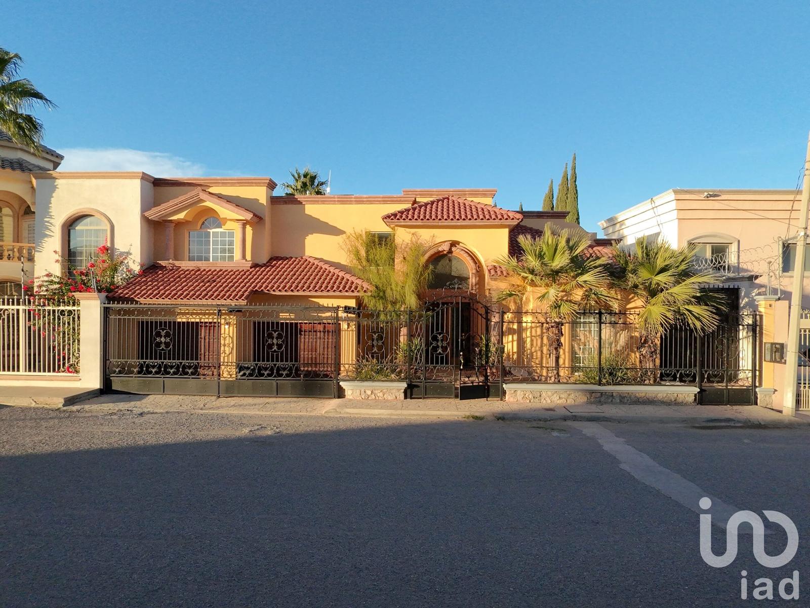 Residencia de lujo en venta,  muy amplia, excelente ubicación, construcción y acabados de primera