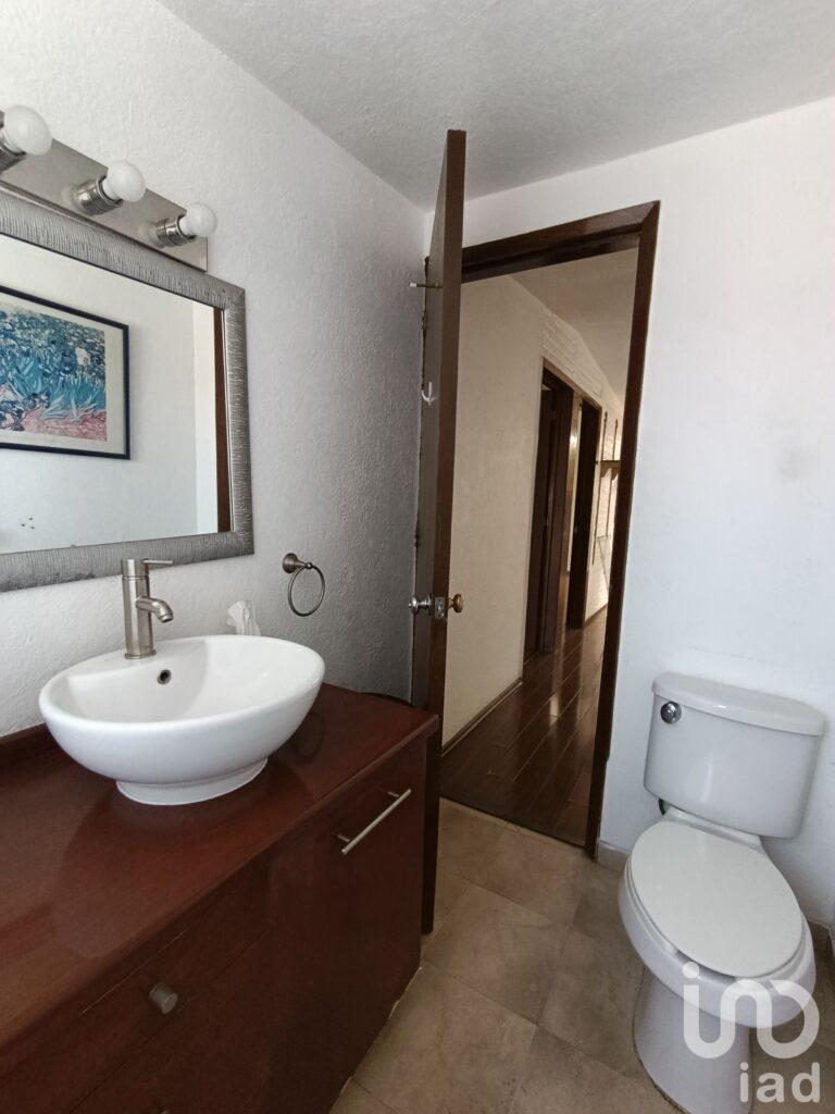 Casa en venta en Lomas del Huizachal, Naucalpan, Edo.Mex. ¡Ubicación, espacio y confort!