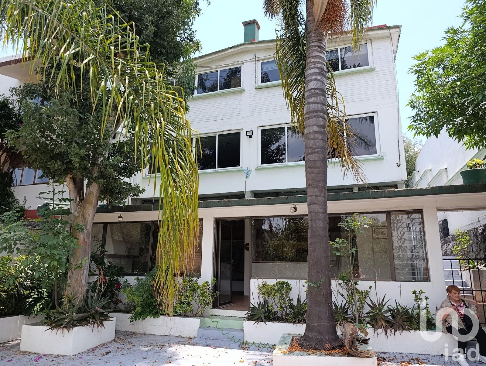 Casa en venta en Lomas del Huizachal, Naucalpan, Edo.Mex. ¡Ubicación, espacio y confort!