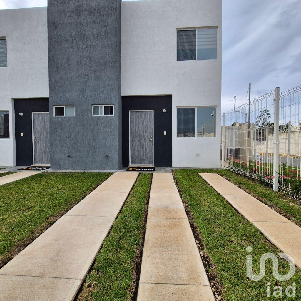 CASA EN VENTA EN PRIVADA ZONA NORTE DE CANCUN