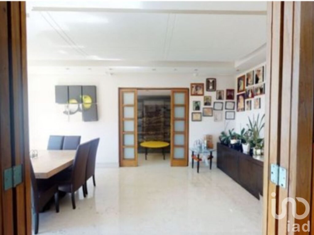 CASA EN VENTA EN BOSQUES DE LAS LOMAS