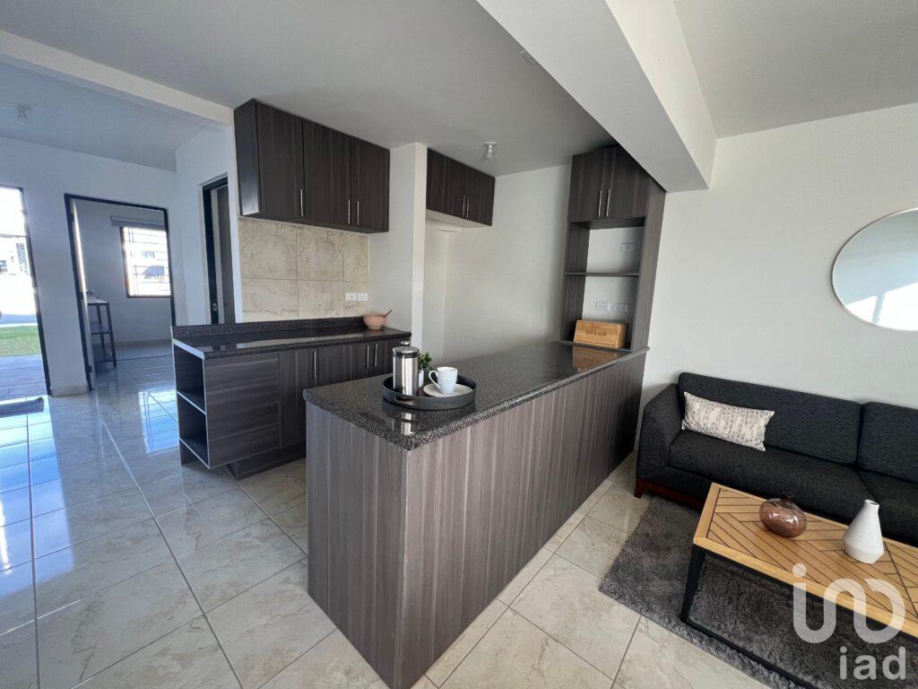 Casa En Venta En Privada Lanka, Soledad