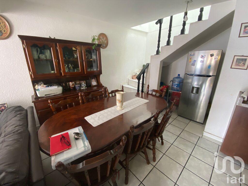CASA EN VENTA EN JARDINES DE TORREMOLINOS MORELIA, CERCA DE LA VOZ Y AV. PERIODISMO MORELIA